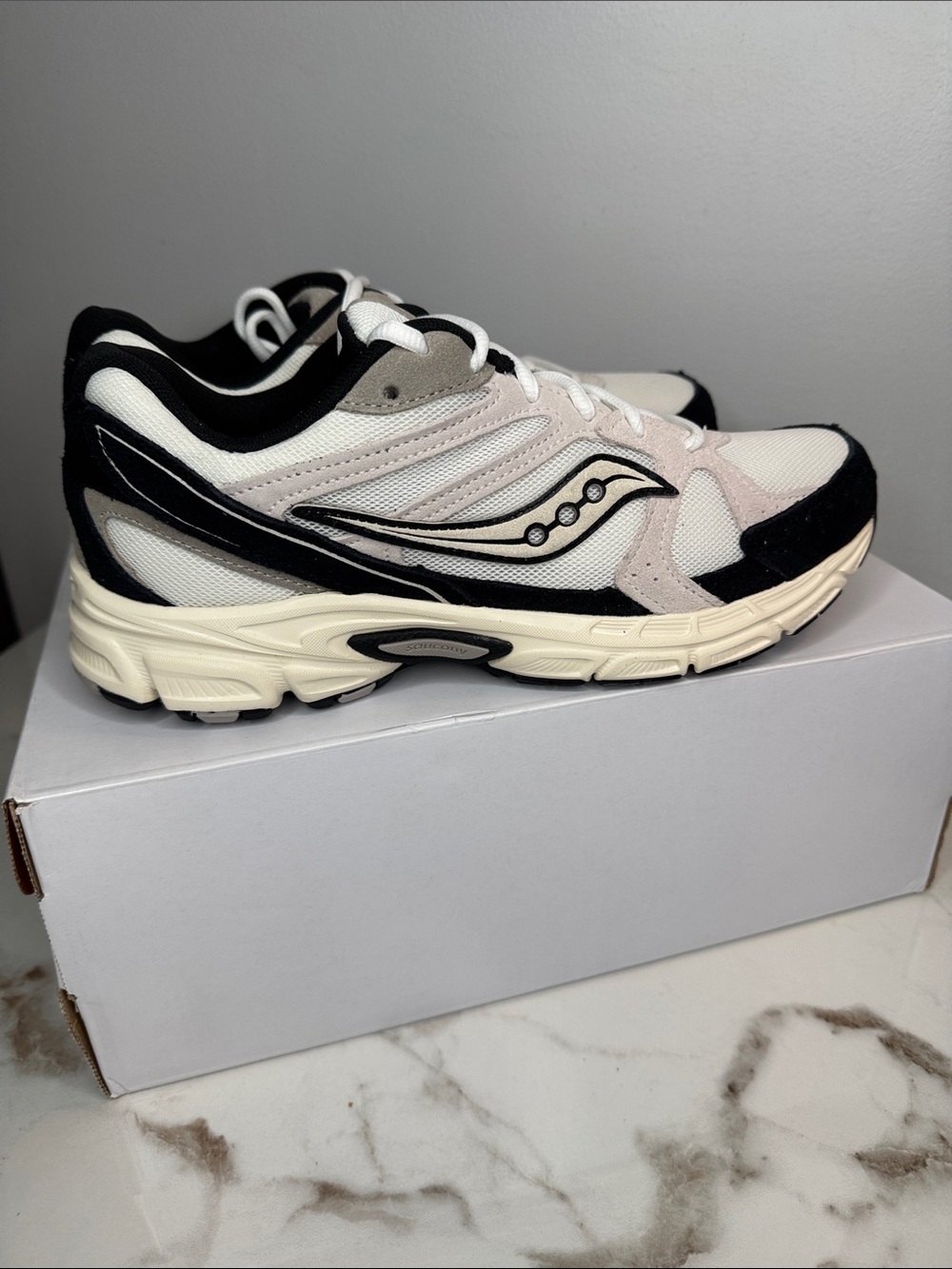 Unisex Saucony Shoes